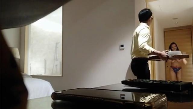 Horny Wife Watching Waiter Dare Cock Nude – Sexmms Xxx Videos